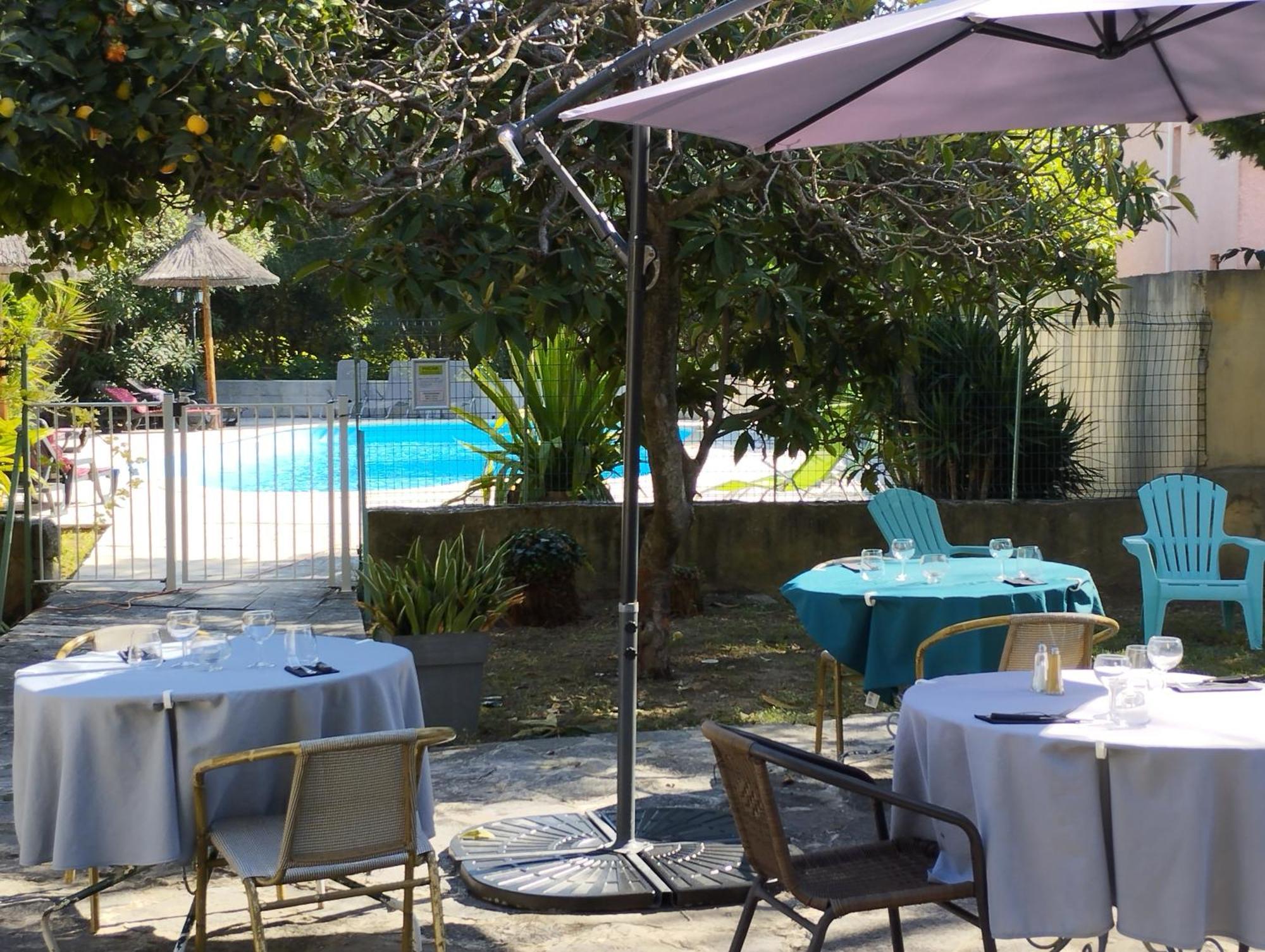 Logis Hotel Restaurant L'Esquielle Saint-Genies-de-Malgoires Exterior photo